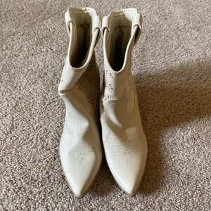 Dolce Vita Cream Western Ankle Boots Cutout Cowboy Booties Size 7